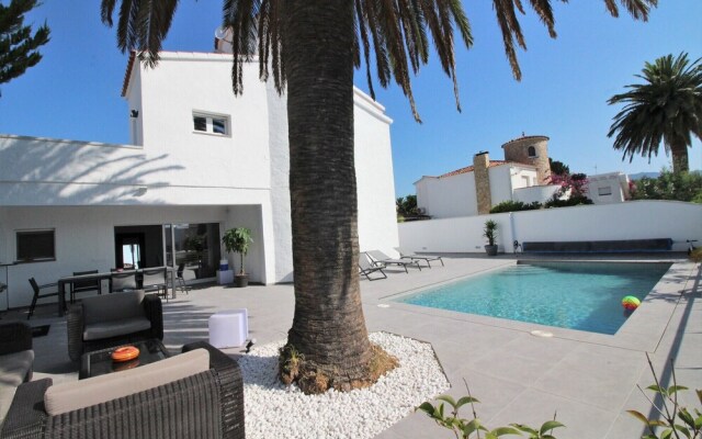 350-bonita Casa al Canal, Piscina ,amarre