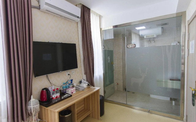 Center Of City Creo Hotel