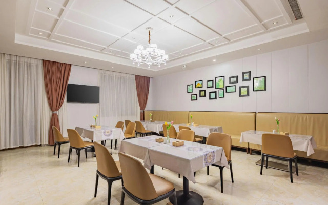 Xixi Hotel ( Xiangyang Aviation Road Xiang Zhou No. 1 Middle School)