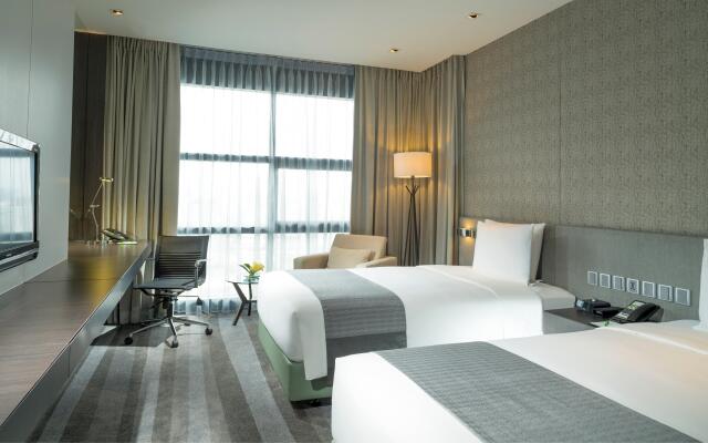 Holiday Inn Bangkok Sukhumvit by IHG