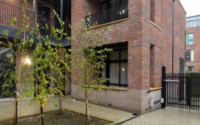 The Wembley Hideout - Stylish 2bdr Flat With Balcony