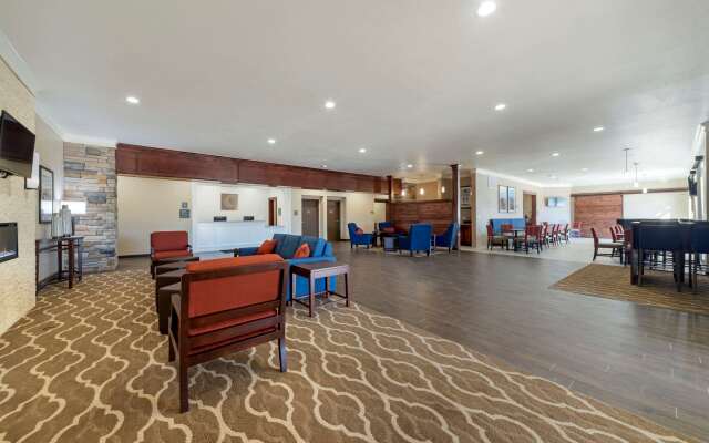Comfort Inn & Suites Harrah