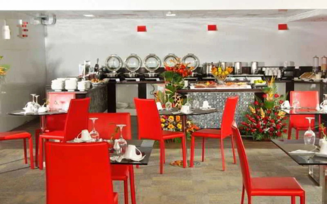 Altamira Village Hotel & Suites