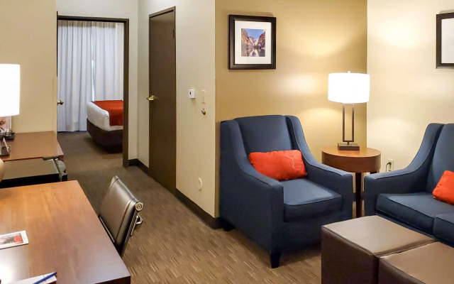 Comfort Inn & Suites Tempe Phoenix Sky Harbor Airport