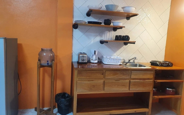 Rosco's Faymous Hideaway