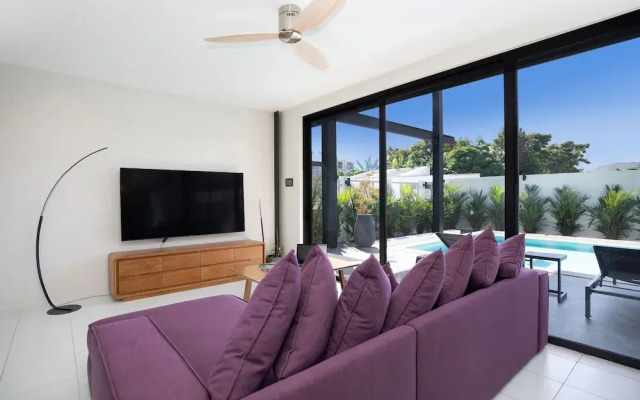 Innovative 12m Eco Pool Villa Sunset 1