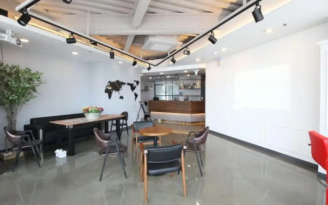 MoonDong's Hostel