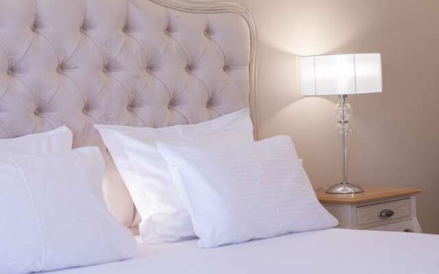 VK Luxury Suites - Private Parking - Adults Only