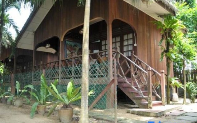 Cerana Villa Resort  Medan Ikan Bakar