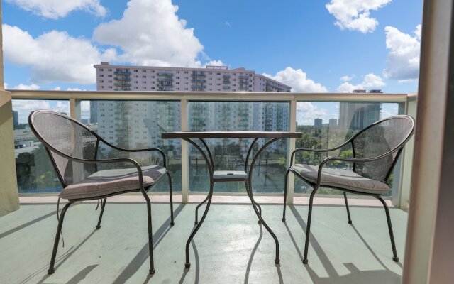 Destination Stays-Ocean View Condo Miami