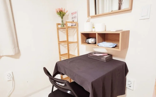 YAB Guesthouse - Female Only