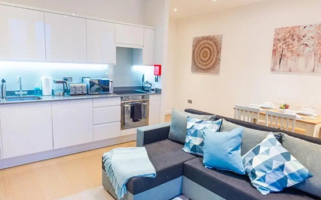 Absolute Stays on Grosvenor- Free Wifi Families Contractors Longshort Stays