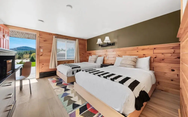 Wolfjaw Lodge