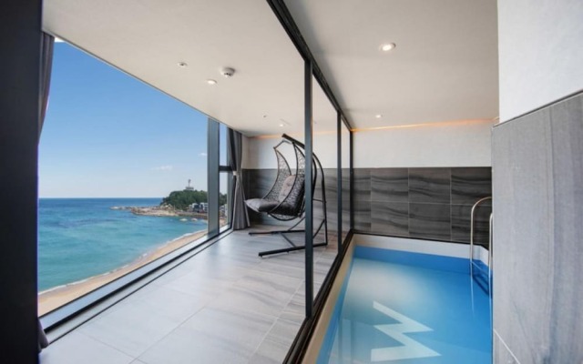 Sokcho W Spa Pool Villa Building A