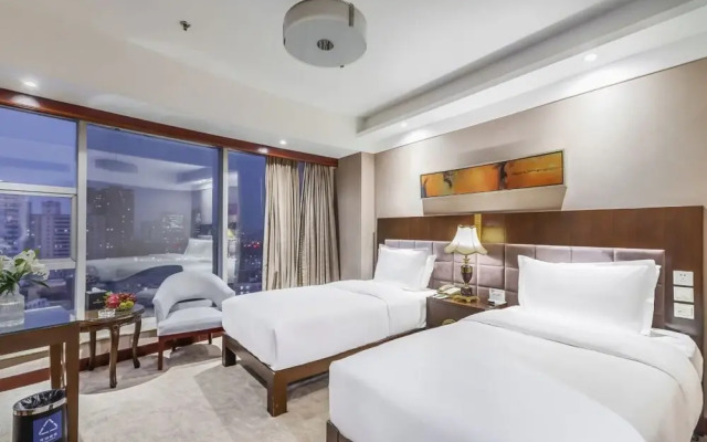 Yun-Ray Ambassador Hotel