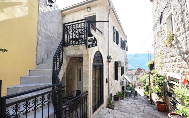 VILA KULA 1830 Apartments