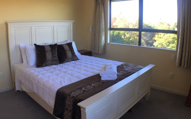 Luxury Country Views in Riverlea