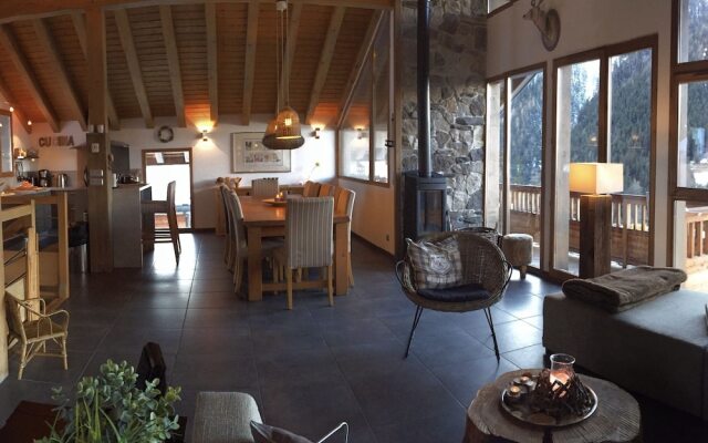 New House With Infrared Sauna and Stunning Mountain Views