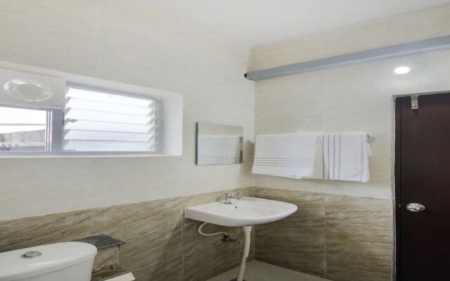 CAPITAL O 23461 Champion Lotus