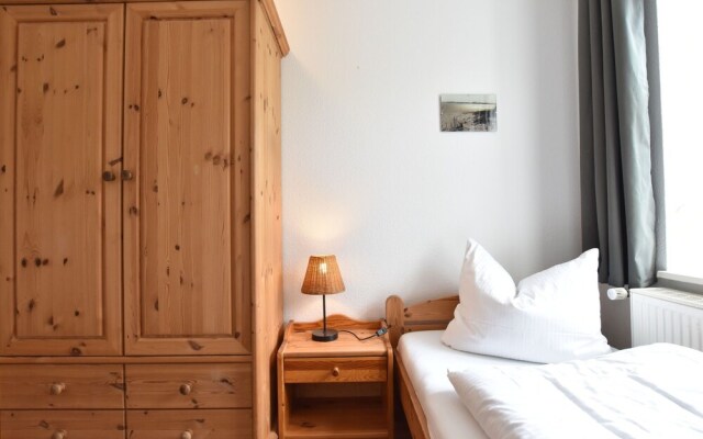 Quaint Apartment in Insel Poel near Beach