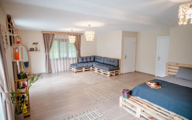 Pallet Glamp NG & But K Otel