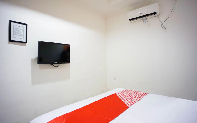 OYO 2886 Her Mandiri Guest House