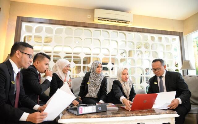 Rangkayo Basa Halal Hotel
