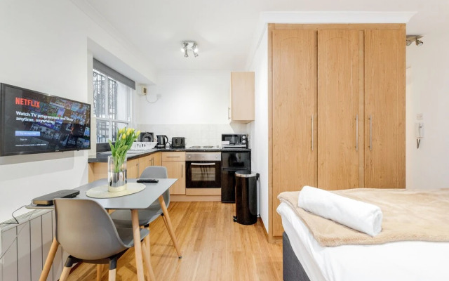 Kings Road Apartments