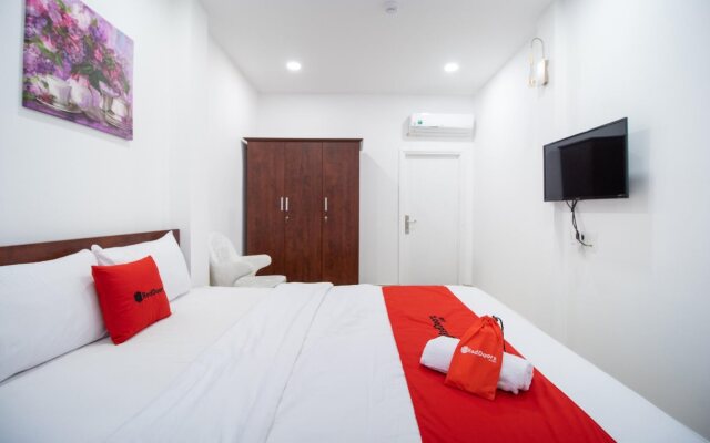 Reddoorz @ Le Van Sy Street