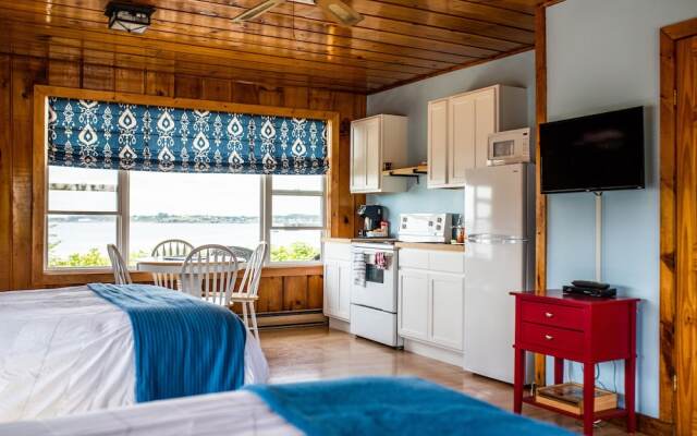 Friars Bay Inn & Cottages