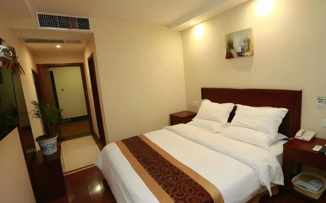 GreenTree Inn Chongqing Shiqiaopu Computer City Light Rail Stine Express Hotel