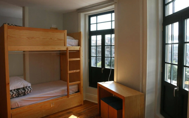Nice Way Porto Hostel