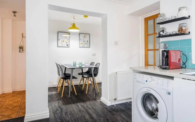 BRAND NEW LSITING!Wonderful One Bedroom Apartment