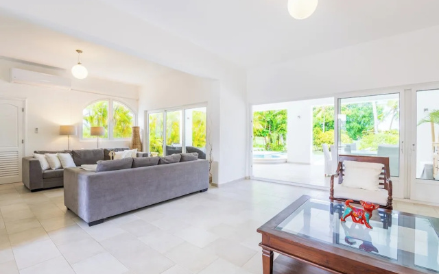 Villa Buganvilla 252 - 4BR Pool Jacuzzi Golf