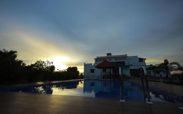Hotel Rajeswari International