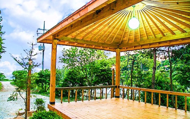 Ganghwado Noeulbit Meomuneunjip Pension