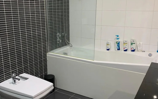 Modern Flat Near Lisbon