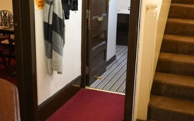 The Fox & Hounds Hotel