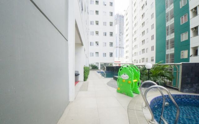 RedDoorz Apartment near Golden City Mall