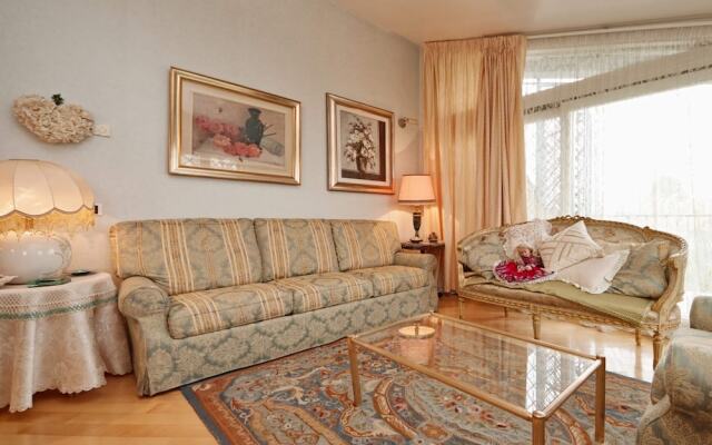 Villa Colombo App 01