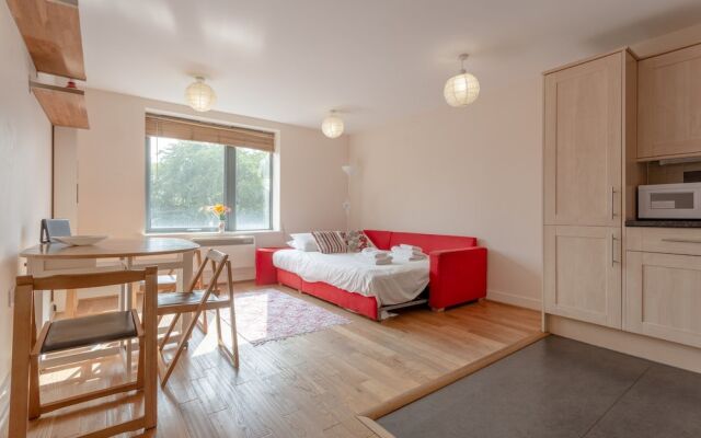 Charming 1 Bedroom Property Next to Clapham Common