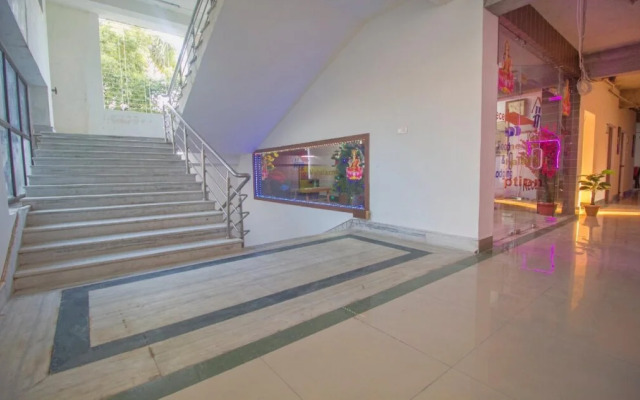 Mahalaxmi By OYO Rooms