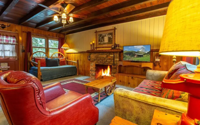 Arrowhead Pine Rose Cabins