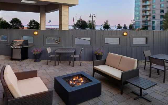 Residence Inn by Marriott Kingston Water's Edge