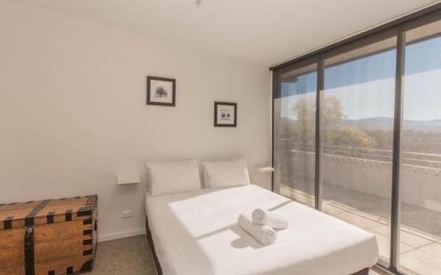 Edge 7/16 Clyde Street