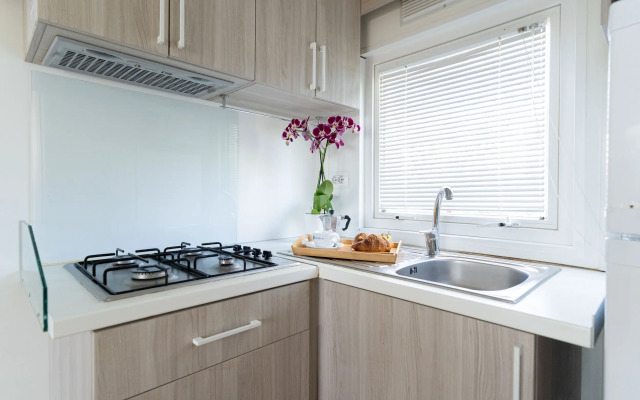 Club Del Sole Stork Family Collection