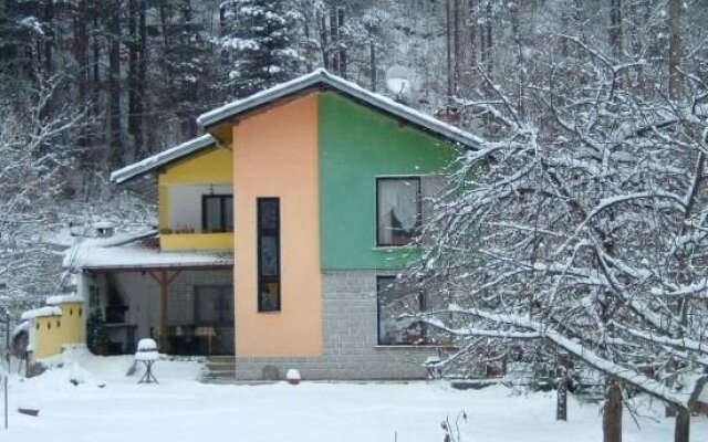 Villa Colour