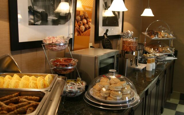 Hampton Inn & Suites Wilder