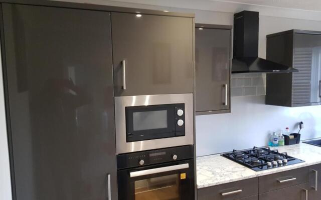 Beautiful Parkview Apartment in Seaside Eastbourne