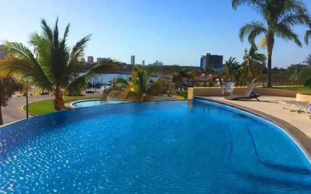 Condo Punta M